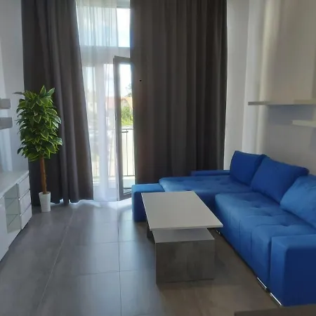 Apartmán Przy Lotnisku Z Antresola 17 *